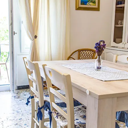 Casa Baia Chiara, Air-con, Fronte Holiday home